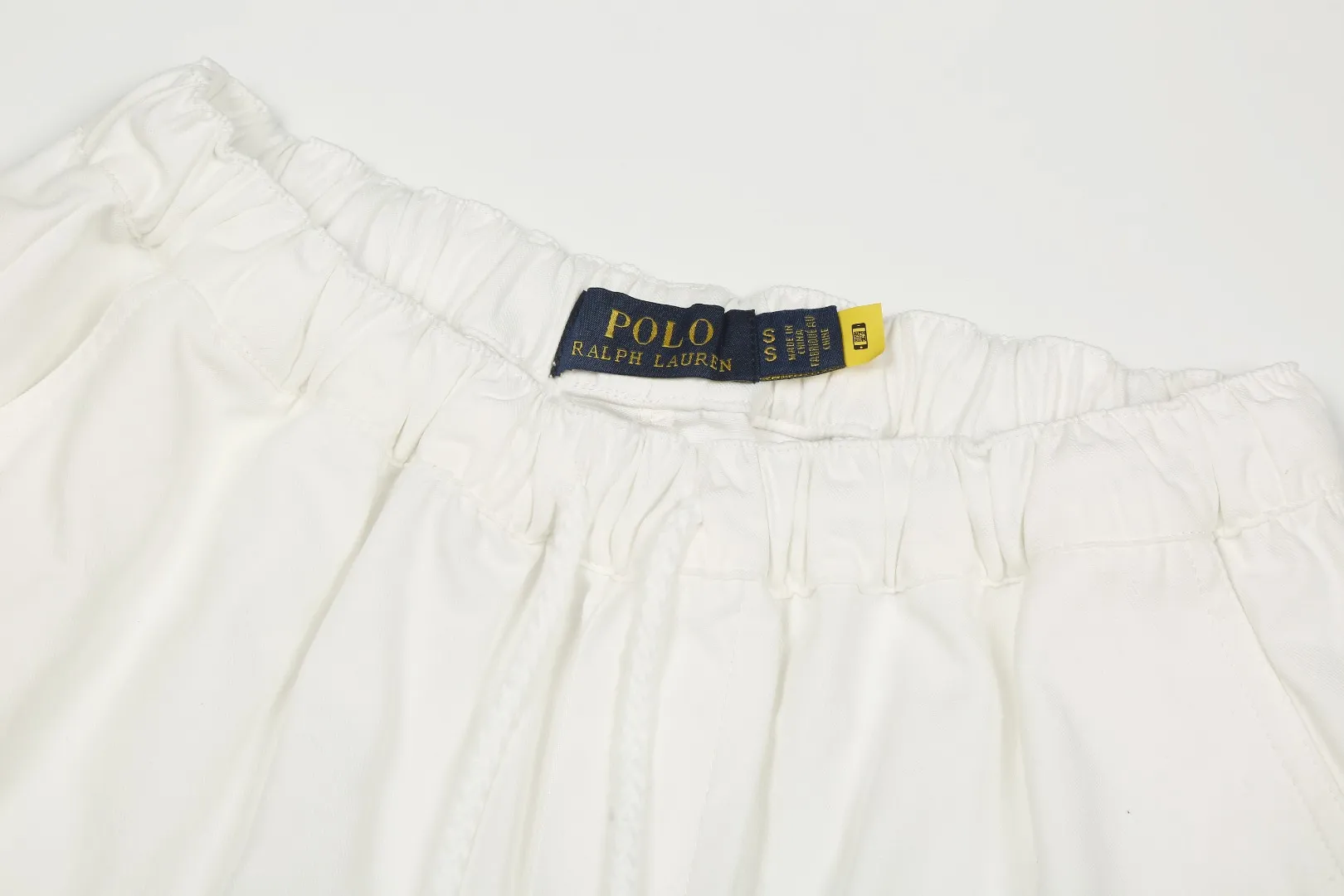 P146 White background picture [popular in summer] Style number: 25051# Color: black/navy blue/khaki/off-white/matte pink Size: S to 100% restoration of workmanship, fake placket design with front waves, double stitched lines covering the independent waistband, 0.6 thread pressure for the whole garment ✅ - RL/women's classic drawstring cotton shorts, super long and wide-leg style, the upper body does not stick to the legs, breathable and cool, drawstring elastic waist, easy to wear and match, all shirts and short-sleeved suits are good-looking. If you like the lazy style, you must buy the refreshing commuting OOTD, practical and full, a must-have item for the summer wardrobe, clean and refreshing